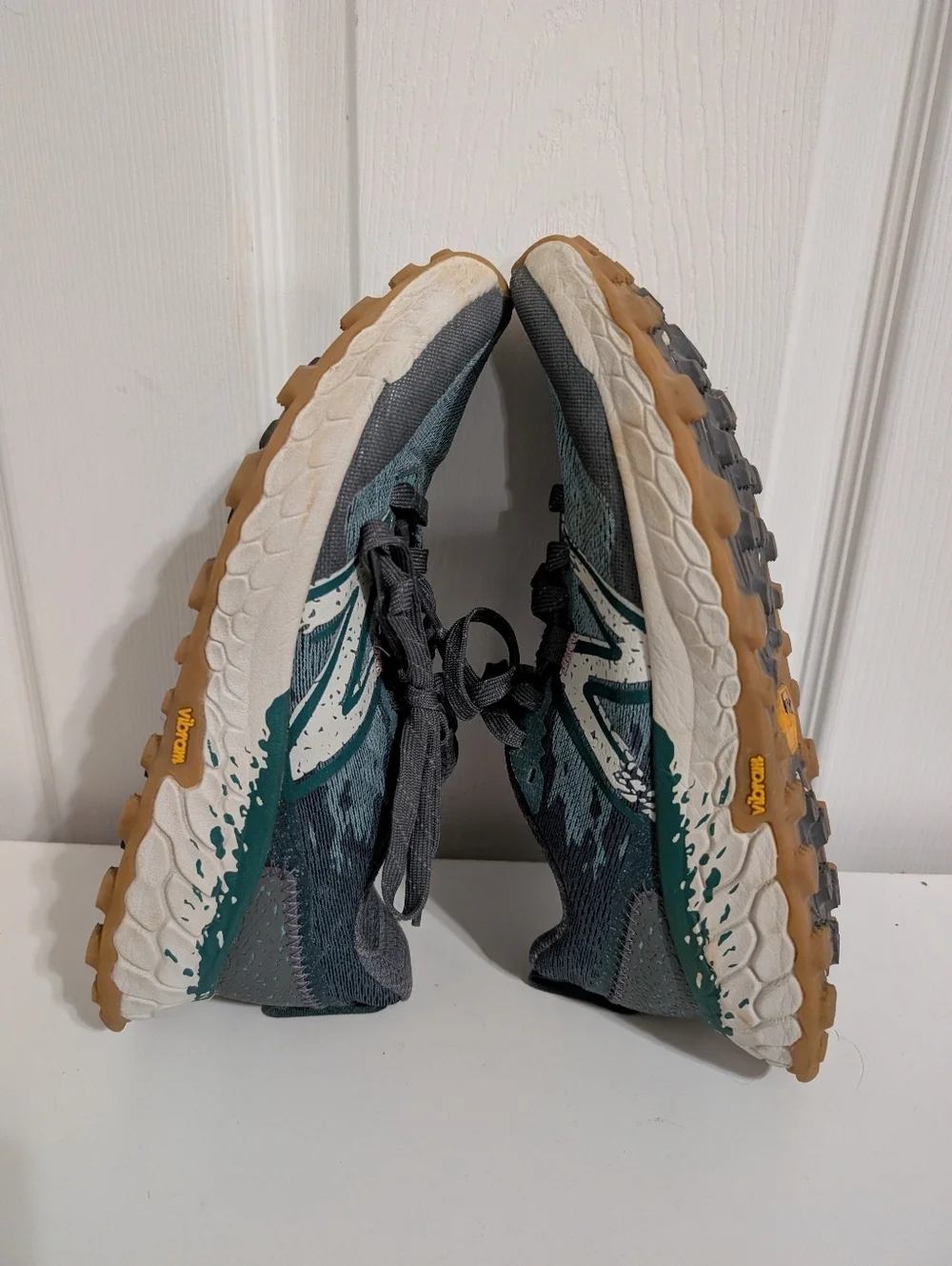 New Balance Fresh Foam Hierro v7 Mens Size 7 Trail Running Shoes Vibram Green